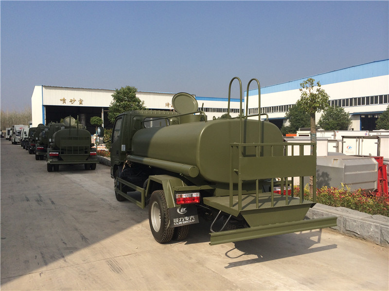 Clw 4X2 Dongfeng 3000 Liters Clean Water Delivery Truck