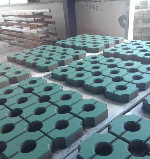 Best Sales of The Same Product Concrete Block Making Machine