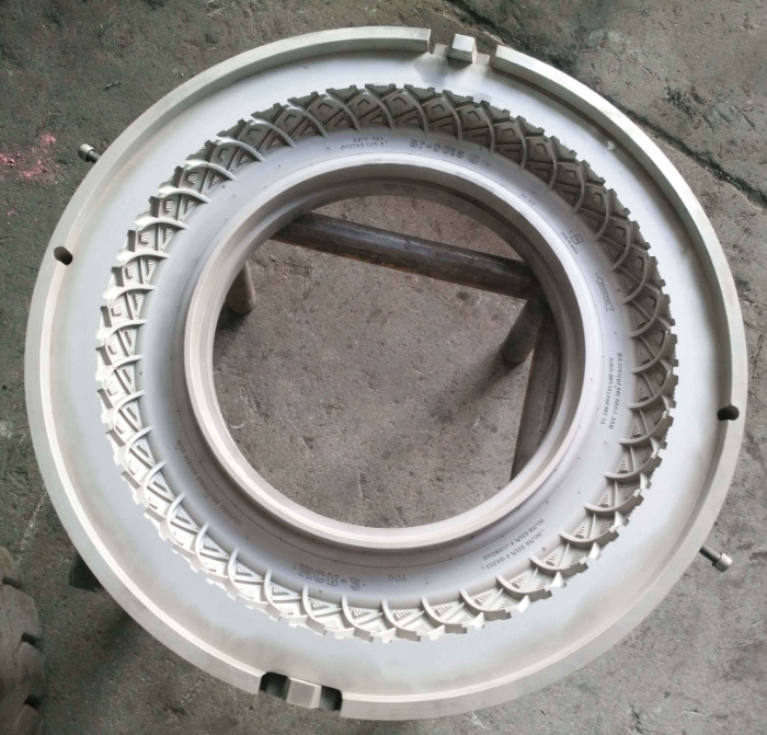 China (TT/TL) Motorcycle Tire Mold 3.00-18 Motorcycle Tyre Mould