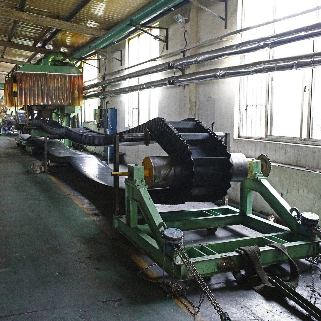 Ep/High Temperature/Tear Resistant Corrugated Sidewall Conveyor Belt with Natural Rubber and Cleat