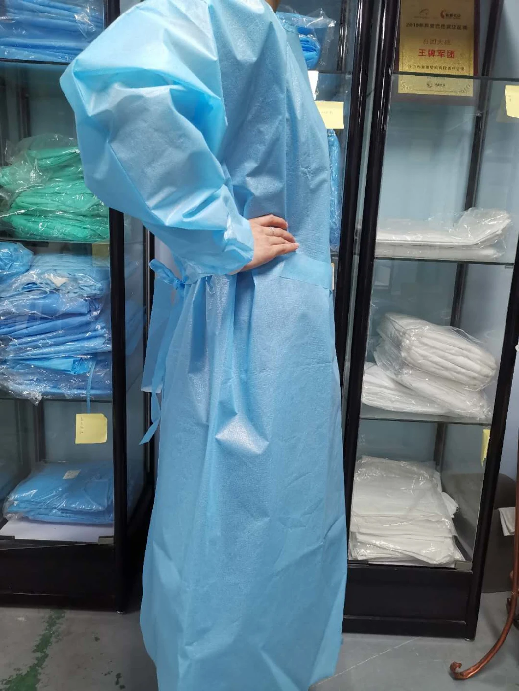 Disposable Non-Static Waterproof Isolation Gowns Dental Gowns Level 2