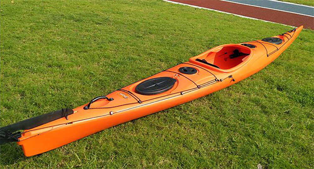 High Quality LLDPE Ocean Canoe Sit in Single Sea Kayak with Rotomolded Plastic