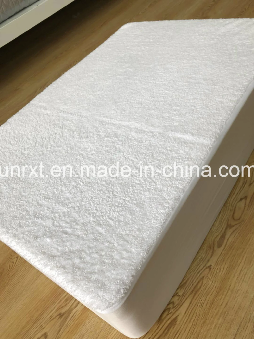 Waterproof Mattress Protector, Polyester Mattress Cover, All Size Available, Coral Wool Waterproof Mattress Cover.