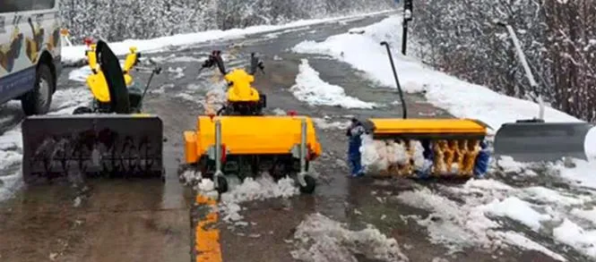 Gasoline Engine Snow Sweeping Machine Snow Sweeper Multi-Functional Gear Drive Snow Sweeper for Sale