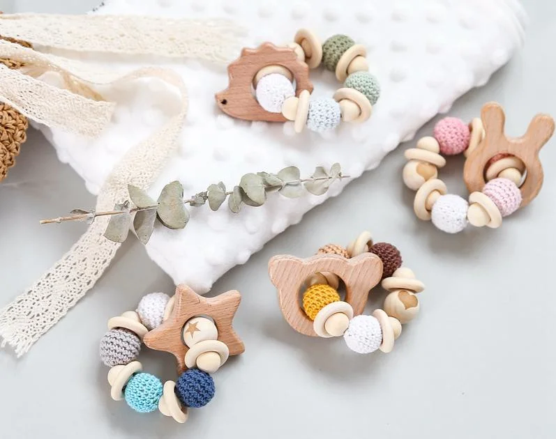 1PC Wooden Teether Hedgehog Crochet Beads Wood Crafts Ring Engraved Bead Baby Teether Wooden Toys for Baby Rattle