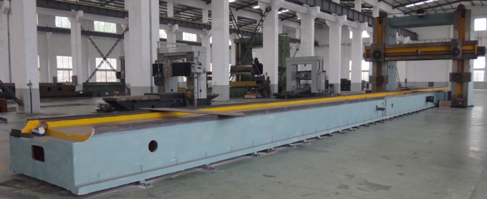 Xh Series Moving Column Vertical CNC Gantry Machine Center (VMC2216)