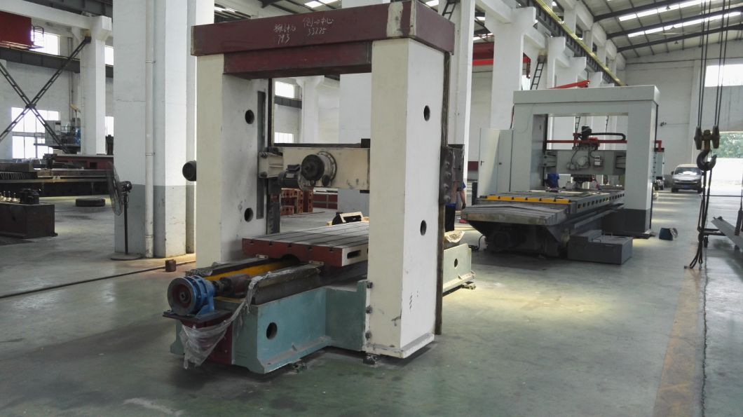 Xh Series Moving Column Vertical CNC Gantry Machine Center (VMC2216)