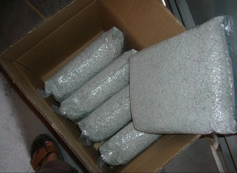 Water Absorbent / Anti Moisture / Moisture Absorbing Materials Masterbatch Desiccant Granules