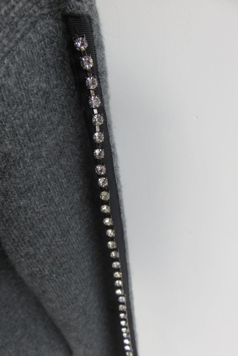 2020 Women's Short Knit Wool Cardigan Sweater with Invisible Button and Shiny Decoration