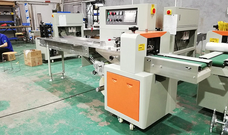 Sales Automatic Pillow Towel Packaging Machine/Wet Tissue Pillow Packing Machine/Pillow Packing Tissue Machine