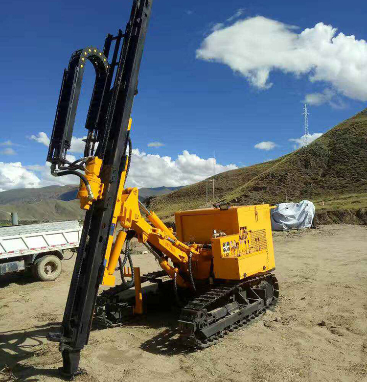 Multi Function Construction Machinery 30m Rotary DTH Drilling Rig Machine