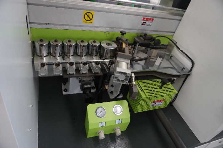 Edge Banding Machine Price with Premilling and Corner Rounding for Woodworking