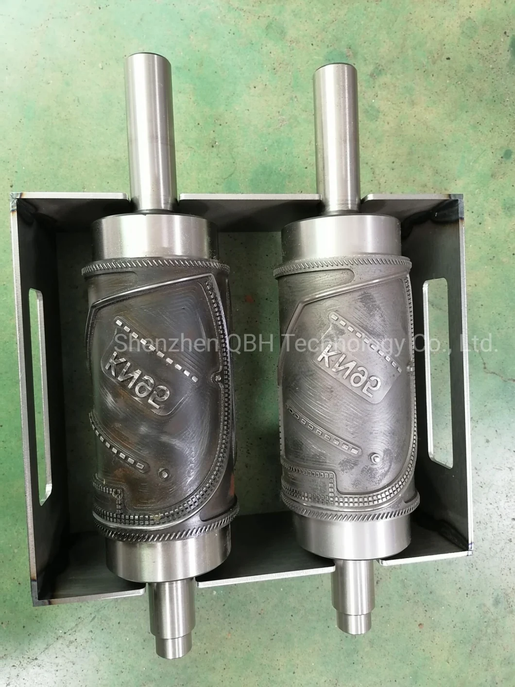 Stock Kn95 Knife Knurling Shaft and Embossing Roller for Face Mask Machine Factory Price