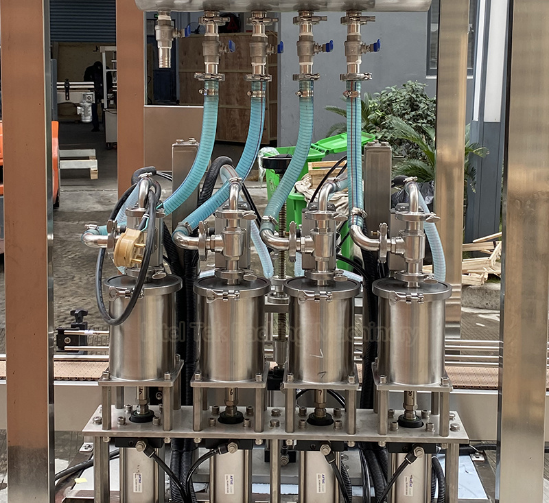 High-Speed Automatic Plastic Bottle Toiletries Liquid Paste Filling Machine